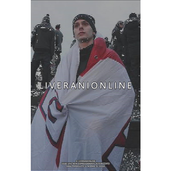 An England fan show his disappointment outside the City Hall, after the announcement that the World Cup 2018 goes to Russia, London, Great Britain on 2 December 2010. (FACUNDO ARRIZABALAGA) ©photoshot/Agenzia Aldo Liverani Sas - ITALY ONLY - Londra, Gran Bretagna il 2 dicembre 2010. La delusione dei tifosi inglesi, dopo l\'annuncio che la Coppa del Mondo, Mondiali del 2018 si giocheranno in Russia