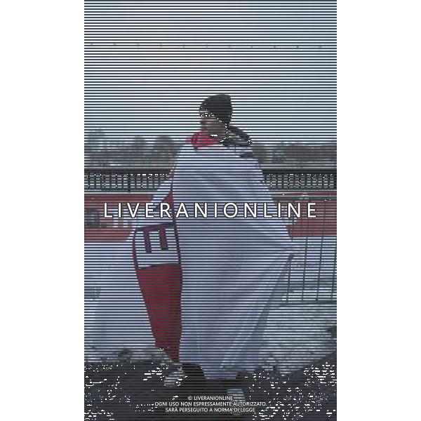 An England fan show his disappointment outside the City Hall, after the announcement that the World Cup 2018 goes to Russia, London, Great Britain on 2 December 2010. (FACUNDO ARRIZABALAGA) ©photoshot/Agenzia Aldo Liverani Sas - ITALY ONLY - Londra, Gran Bretagna il 2 dicembre 2010. La delusione dei tifosi inglesi, dopo l\'annuncio che la Coppa del Mondo, Mondiali del 2018 si giocheranno in Russia