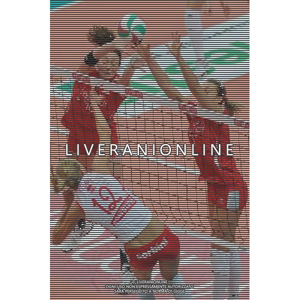Findomestic Volley Cup - Campionato Pallavolo Serie A1 Femminile Busto Arsizio (VA) 5-12-2010 Yamamay Busto Arsizio - Scavolini Pesaro nella foto: il muro di Barbara Campanari a SX e Francesca Marcon (Yamamay Busto Arsizio) foto Garavaglia - ag. Aldo Liverani sas