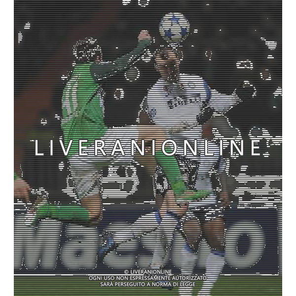 Werder Brema - Inter Champions League 07.12.2010 SV Werder Bremen - Inter Mailand Gruppenphase nella foto Goran Pandev e Schmidt copyright by firo sportphoto/Agenzia Aldo Liverani Sas - ITALY ONLY - EDITORIAL USE ONLY