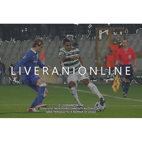 UEFA Champions League group C soccer match between Bursaspor Turkey and Rangers FC at Ataturk Stadium in Bursa, Turkey 07.12..2010 Match Scored : Bursaspor 1 - Rangers FC 1 Pictured: Gokcek Wederson (R) of Bursaspor and Steven Davis (L) of Rangers FC. ©Newspix/Agenzia Aldo Liverani Sas - ITALY ONLY - *** Local Caption *** .