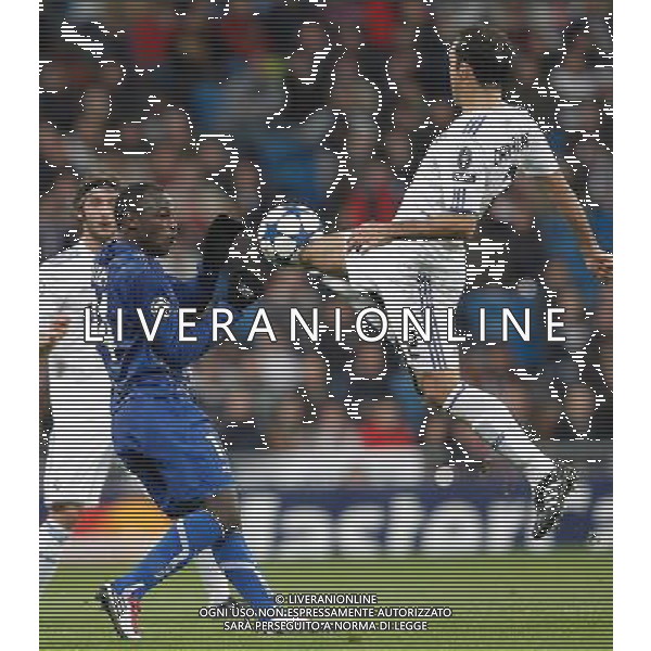 MADRID 09/12/2010 CHAMPIONS LEGUE REAL MADRID-AUXERRE NELLA FOTO Ricardo Carvalho -Dennis Oliech FOTOALFAQUI-AG ALDO LIVERANI ONLY ITALY 