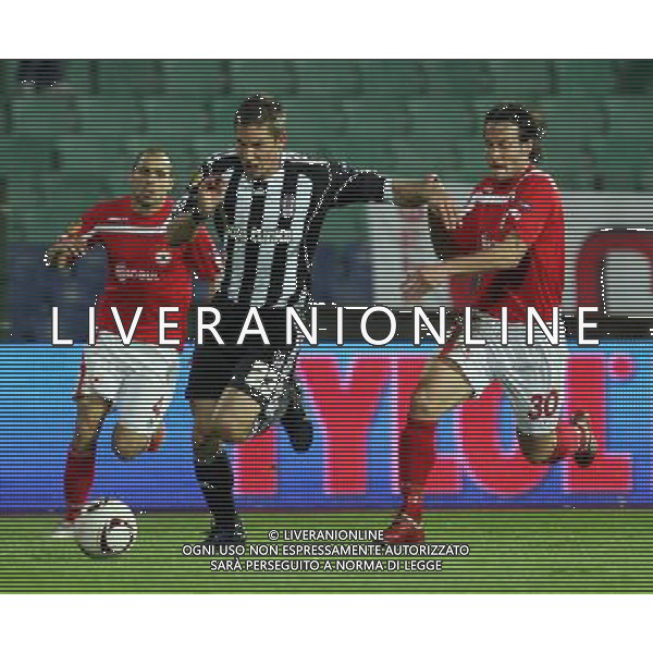 Euroleague group L soccer match between CSKA Sofia v Besiktas Istanbul at Vasil Levski Stadium in Sofia, Bulgaria. 02.12.2010 Match Scored: CSKA Sofia 1 - Besiktas 2 Pictured: Filip Holosko (L) of Besiktas and Fabrizio Grillo (R) of CSKA Sofia. AG ALDO LIVERANI ONLY ITALY