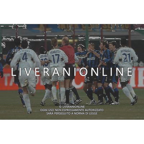 INTER-SOCHAUX COPPA UEFA 03/03/2004 NELLA FOTO RISSA IN CAMPO FOTO MARCO LUZZANI/AGENZIA ALDO LIVERANI