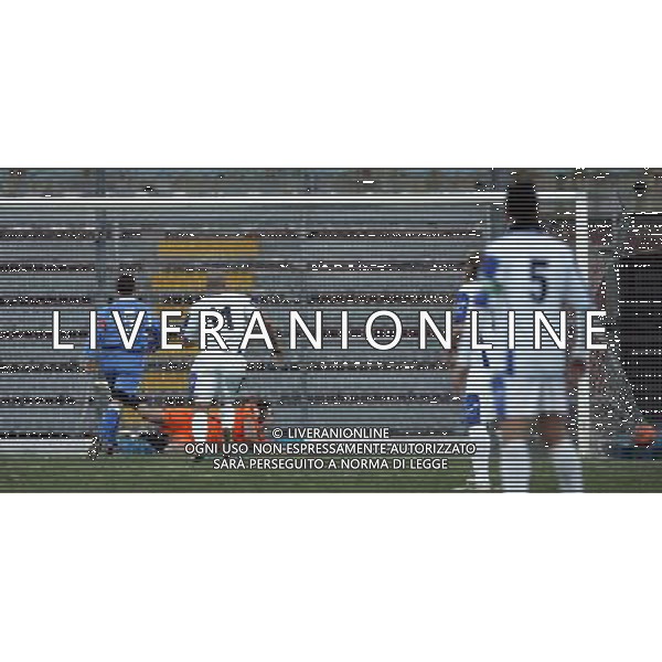 12/12/2010 como 1 Divisione Girone A 2010/2011 Como - Spal nella foto il gol di smit ph luzzani/AG ALDO LIVERANI SAS