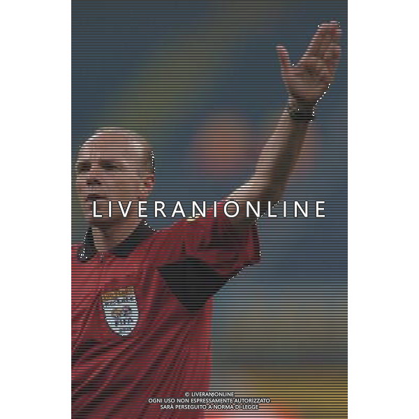 Milano 03/03/2004 COPPA UEFA 2003/04 -terzo turno- Inter-Sochaux 0:0 nella foto arbitro bennett stephen graham (ing) ph marco luzzani/ag aldo liverani s.a.s.