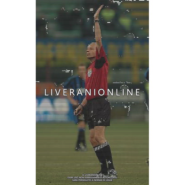 Milano 03/03/2004 COPPA UEFA 2003/04 -terzo turno- Inter-Sochaux 0:0 nella foto arbitro bennett stephen graham (ing) ph marco luzzani/ag aldo liverani s.a.s.