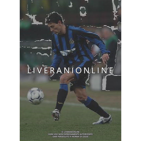 Milano 03/03/2004 COPPA UEFA 2003/04 -terzo turno- Inter-Sochaux 0:0 nella foto kily gonzalez cristian ph marco luzzani/ag aldo liverani s.a.s.