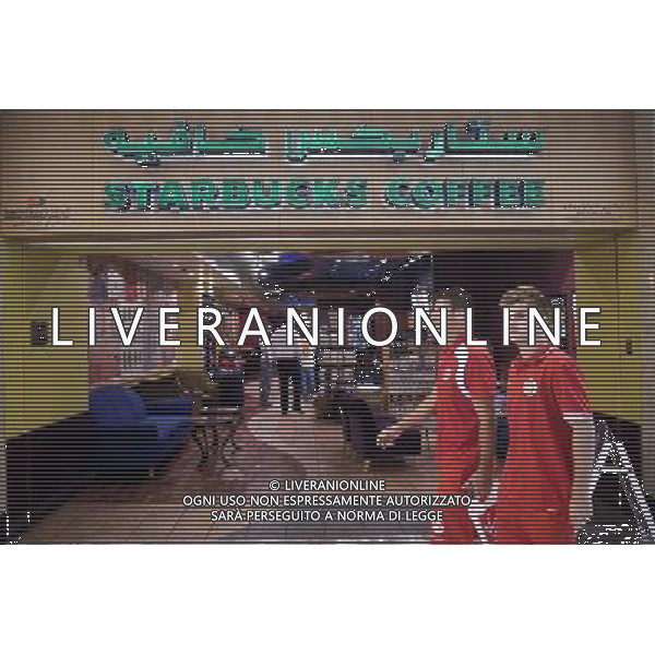 20101211: ABU DHABI, UNITED ARAB EMIRATES - Internacional Porto Alegre players shopping at a mall in Abu Dhabi, a few days before their debut on the FIFA Club World Cup 2010. In picture: Indio and Eduardo Sasha. PHOTO: CITYFILES/NEWSPIX.PL ZJEDNOCZONE EMIRATY ARABSKIE KLUBOWE MISTRZOSTWA SWIATA PILKA NOZNA PORTUGAL,BRAZIL,SPAIN,GERMANY,FRANCE,UK OUT !!! --- Newspix.pl /Agenzia Aldo Liverani Sas - ITALY ONLY - I giocatori dell\' International Porto Alegre ad ABU DHABI, negli Emirati Arabi Uniti per partecipare al FIFA World Cup 2010, Mondiale per Club, Coppa Intercontinentale 13/12/2010 *** Local Caption *** www.newspix.pl mail us: info@newspix.pl call us: 0048 022 23 22 222 --- Polish Picture Agency by Ringier Axel Springer Poland