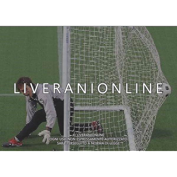(101214) -- GUANGZHOU, Dec. 14, 2010 () -- Goalkeeper Kim Sangwon of South Korea reacts after China\'s score during the preliminary match of the men\'s football 5-a-side competition against China at the Guangzhou 2010 Asian Para Games in Guangzhou, south China\'s Guangdong Province, Dec. 14, 2010. China won 4-0. (/Wang Song) AG. ALDO LIVERANI SAS ITALY ONLY