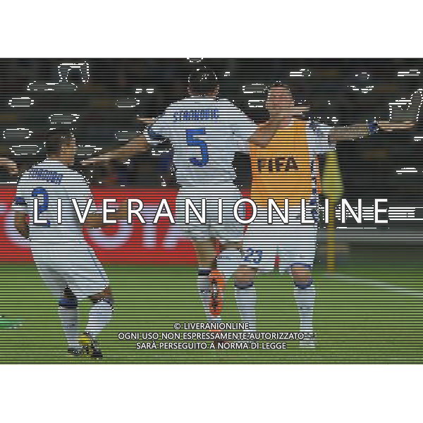 FIFA Club World Cup UAE 2010 Match #5 Abu Dhabi (Emirati Arabi) Zayed Sports City - 15.12.2010 Seongnam Ilhwa FC- FC Inter Nella Foto:stankovic esulta con materazzi /Ph.Vitez-Ag. Aldo Liverani