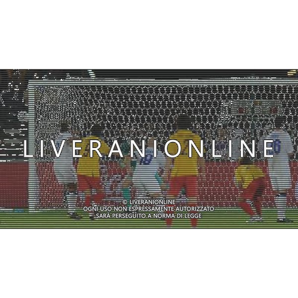 FIFA Club World Cup UAE 2010 Match #5 Abu Dhabi (Emirati Arabi) Zayed Sports City - 15.12.2010 Seongnam Ilhwa FC- FC Inter Nella Foto:julio cesar osserva la punizione di molina /Ph.Vitez-Ag. Aldo Liverani