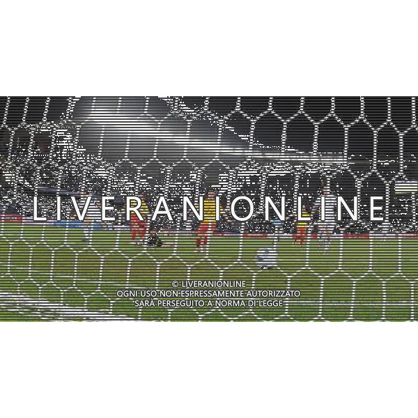 FIFA Club World Cup UAE 2010 Match #5 Abu Dhabi (Emirati Arabi) Zayed Sports City - 15.12.2010 Seongnam Ilhwa FC- FC Inter Nella Foto:zanetti gol /Ph.Vitez-Ag. Aldo Liverani