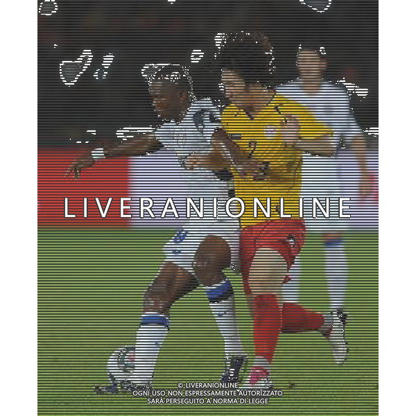 FIFA Club World Cup UAE 2010 Match #5 Abu Dhabi (Emirati Arabi) Zayed Sports City - 15.12.2010 Seongnam Ilhwa FC- FC Inter Nella Foto:Samuel ETO\'O-Jae Sung KO /Ph.Vitez-Ag. Aldo Liverani