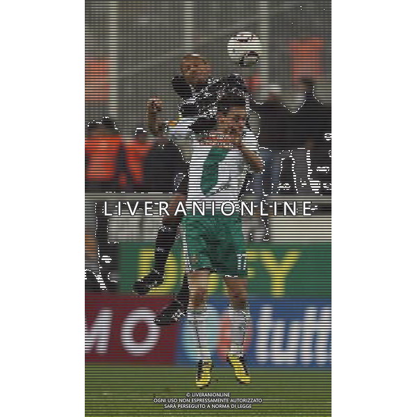 Euroleague Soccer match beetwen Besiktas and Rapid Vienna at Fiyapi Inonu Stadium in Istanbul, Turkey on December 15, 2010. Pictured: Veli Kavlak (R) of Rapid Vienna and Marco Aurelio (L) of Besiktas. BESIKTAS - RAPID VIENNA EUROPA LEAGUE CALCIO ©NEWSPIX/AG ALDO LIVERANI SAS - ITALY ONLY -