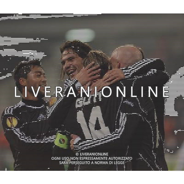 Euroleague Soccer match beetwen Besiktas and Rapid Vienna at Fiyapi Inonu Stadium in Istanbul, Turkey on December 15, 2010. Pictured: Ersan Gulum and Fabian Ernst of Besiktas. BESIKTAS - RAPID VIENNA EUROPA LEAGUE CALCIO ©NEWSPIX/AG ALDO LIVERANI SAS - ITALY ONLY -