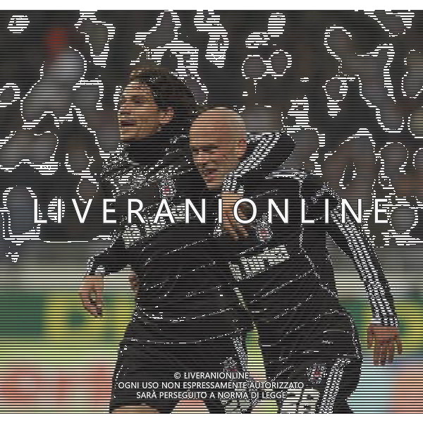 Euroleague Soccer match beetwen Besiktas and Rapid Vienna at Fiyapi Inonu Stadium in Istanbul, Turkey on December 15, 2010. Pictured: Ersan Gulum and Fabian Ernst of Besiktas. BESIKTAS - RAPID VIENNA EUROPA LEAGUE CALCIO ©NEWSPIX/AG ALDO LIVERANI SAS - ITALY ONLY -