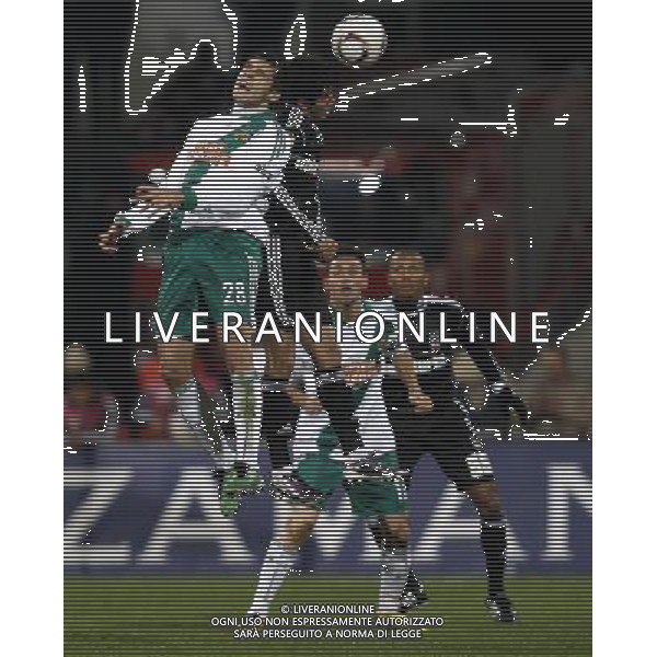 Euroleague Soccer match beetwen Besiktas and Rapid Vienna at Fiyapi Inonu Stadium in Istanbul, Turkey on December 15, 2010. Pictured: Christopher Trimmel (L) of Rapid Vienna and Ismail Koybasi (R) of Besiktas. BESIKTAS - RAPID VIENNA EUROPA LEAGUE CALCIO ©NEWSPIX/AG ALDO LIVERANI SAS - ITALY ONLY -