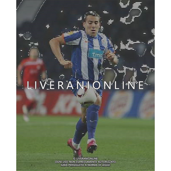 20101215: PORTO, PORTUGAL - FC Porto vs CSKA Sofia: UEFA Europa League 2010/2011 - Group Stage. NELLA FOTO Otamendi PHOTO: Manuel Azevedo/CITYFILES/NEWSPIX.PL AG ALDO LIVERANI ONLY ITALY 