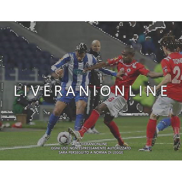 20101215: PORTO, PORTUGAL - FC Porto vs CSKA Sofia: UEFA Europa League 2010/2011 - Group Stage. NELLA FOTO Souza and Marquinhos PHOTO: Manuel Azevedo/CITYFILES/NEWSPIX.PL AG ALDO LIVERANI ONLY ITALY 