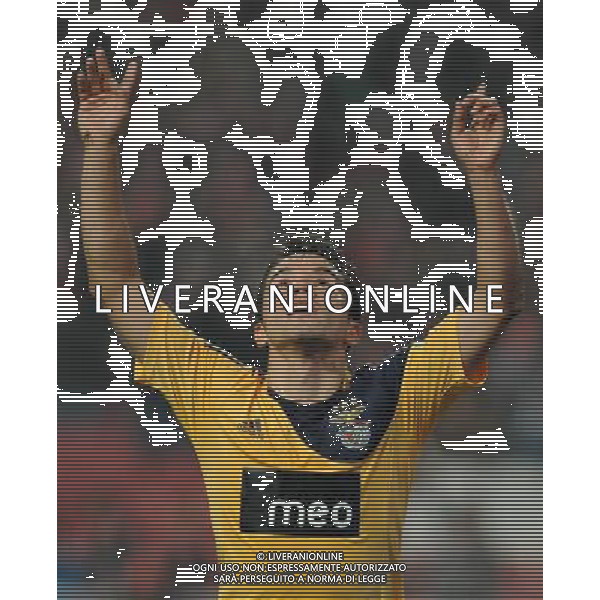 20101212: LISBON, PORTUGAL - SL Benfica vs SC Braga: Portuguese Cup 2010/2011. In picture: Javier Saviola (Benfica) celebrating goal. PHOTO: Alvaro Isidoro/CITYFILES/NEWSPIX.PL AG ALDO LIVERANI ONLY ITALY 