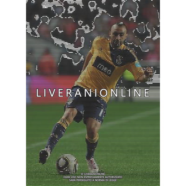 20101212: LISBON, PORTUGAL - SL Benfica vs SC Braga: Portuguese Cup 2010/2011. In picture: Carlos Martins (Benfica). PHOTO: Alvaro Isidoro/CITYFILES/NEWSPIX.PL AG ALDO LIVERANI ONLY ITALY 