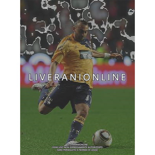 20101212: LISBON, PORTUGAL - SL Benfica vs SC Braga: Portuguese Cup 2010/2011. In picture: Carlos Martins (Benfica) PHOTO: Alvaro Isidoro/CITYFILES/NEWSPIX.PL AG ALDO LIVERANI ONLY ITALY 