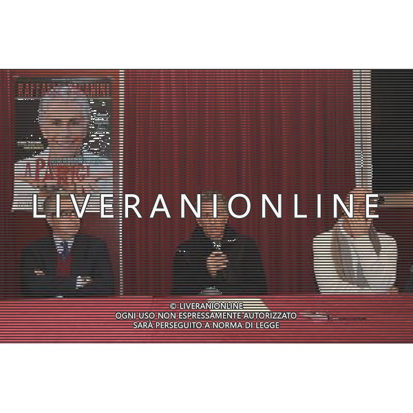 MILANO 16/12/2010 TEATRO MANZONI PRESENTAZIONE DEL MUSICAL: \'UN AMERICANO A PARIGI\' NELLA FOTO RAFFAELE PAGANINI, LUIGI MARTELLETTA E RAFFAELE ZENONI FOTO ROMANO/AG ALDO LIVERANI