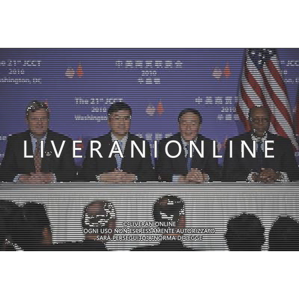 (101216) -- WASHINGTON, Dec. 16, 2010 () -- Visiting Chinese Vice Premier Wang Qishan (2nd R), U.S. Commerce Secretary Gary Locke (2nd L), Trade Representative Ron Kirk (1st R) and U.S. agriculture minister Tom Vilsack attend a press conference in Washington, the United States, on Dec. 15, 2010. A plenary session of the annual trade talks between China and the United States opened in Washington D.C. on Wednesday. (/Zhang Jun) (lr) AG. ALDO LIVERANI SAS ITALY ONLY