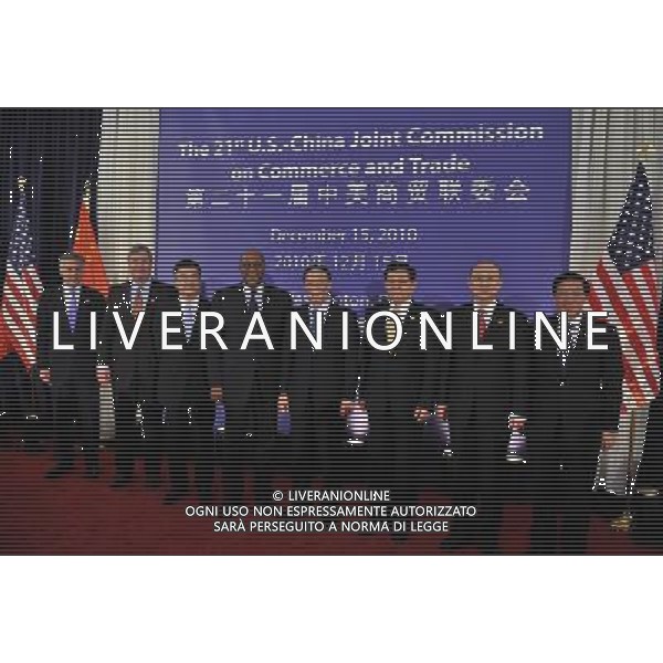 (101215) -- WASHINGTON, Dec. 15, 2010 () -- Representatives pose for photos at the plenary session of the 21st U.S.-China Joint Commission on Commerce and Trade meeting in Washington D.C., U.S., Dec. 15, 2010. A plenary session of the annual trade talks between China and the United States opened in Washington D.C. on Wednesday. (/Zhang Jun) (cl) AG. ALDO LIVERANI SAS ITALY ONLY