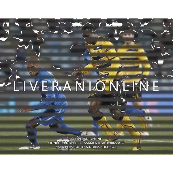 BSC Young Boys\' Thierry Doubai (r) and Getafe\'s Pablo Pintos during UEFA Europe League match.December 16,2010. (ALTERPHOTOS/Acero) AG. ALDO LIVERANI SAS ITALY ONLY