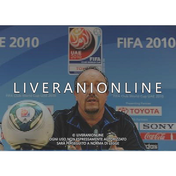 FIFA Club World Cup UAE 2010 Conferenza Stampa Abu Dhabi (Emirati Arabi) Zayed Sports City - 17.12.2010 Conferenza Stampa Nella Foto: Conferenza Stampa Rafael Benitez, Javier Zanetti,Luis Figo,Esteban Cambiasso /Ph.Vitez-Ag. Aldo Liverani