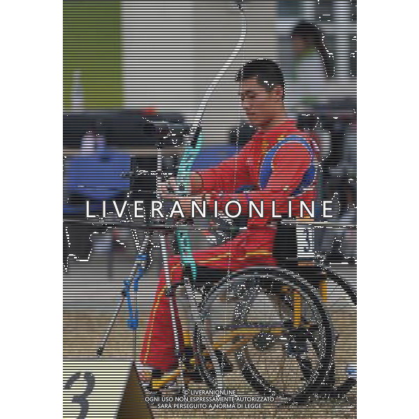(101213) -- GUANGZHOU, Dec. 13, 2010 () -- Cheng Changjie of China competes during the ranking round of men\'s team recurve open of archery competition at the Guangzhou 2010 Asian Para Games in Guangzhou, south China\'s Guangdong Province, on Dec. 13, 2010. (/Ren Junchuan) AG. ALDO LIVERANI SAS ITALY ONLY