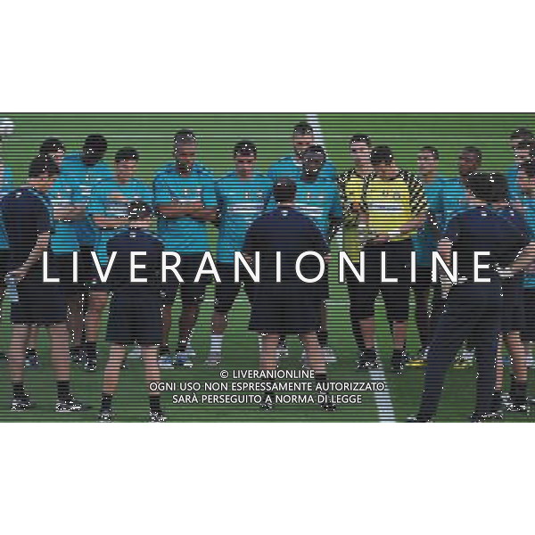 FIFA Club World Cup UAE 2010 Allenamento Abu Dhabi (Emirati Arabi) Army Pitch Stadium - 17.12.2010 Allenamento Nella Foto: Benitez parla al gruppo /Ph.Vitez-Ag. Aldo Liverani