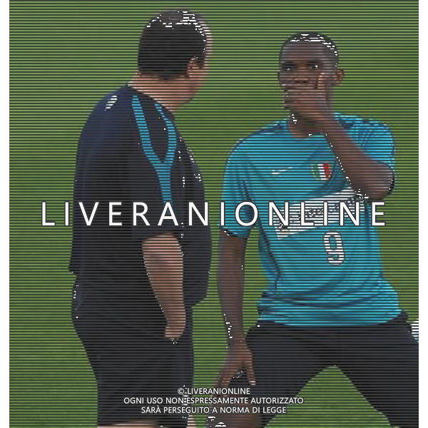 FIFA Club World Cup UAE 2010 Allenamento Abu Dhabi (Emirati Arabi) Army Pitch Stadium - 17.12.2010 Allenamento Nella Foto: Benitez parla con Eto\'o /Ph.Vitez-Ag. Aldo Liverani