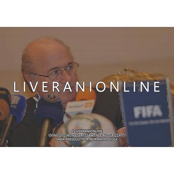 (101216) -- Kuwait , Dec. 16, 2010 () -- FIFA President Sepp Blatter speaks during a press conference hold in Kuwait City with Kuwait Football Association President Sheikh Talal Al-Fahad, December 15, 2010. (/Noufal Ibarahim) - Xinhua/Photoshot - Ag. Aldo Liverani sas ITALY ONLY SEPP BLATTER, PRESIDENTE DELLA FIFA, IN VISITA IN KUWAIT