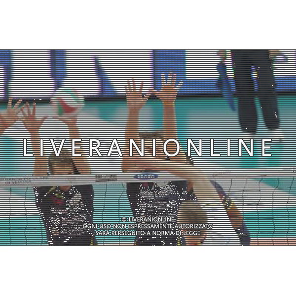 VERONA 11/12/2010 VOLLEY SERIE A 1 MARMI LANZA VERONA - ITAS DIATEC TRENTINO NELLA FOTO:MURO DI LASKO MICHAEL E BRUNNER THEODORE FOTO PAOLA GARBUIO/AG.ALDO LIVERANI