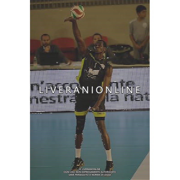 Roma - 06/11/2010 - PalaTiziano - Regular Season A1 Volley 2010-2011 - M. Roma Volley vs Yoga ForlÒ - nella foto: Raydel Poey © Fabrizio Corradetti - ag. Aldo Liverani sas