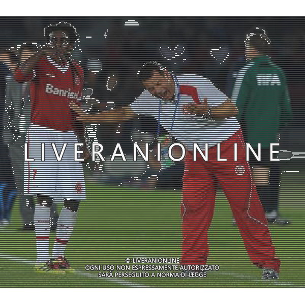 FIFA Club World Cup UAE 2010 Finale 3¡-4¡ Posto Abu Dhabi (Emirati Arabi) Zayed Sports City - 18.12.2010 Sport Club Internacional-Seongnam Ilhwa FC Nella Foto:Roth e Tinga /Ph.Vitez-Ag. Aldo Liverani