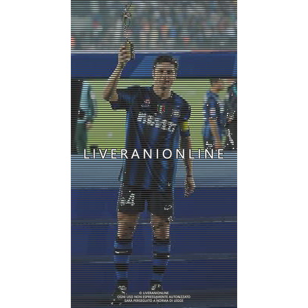 FIFA Club World Cup UAE 2010 Finale 1Á-2Á Posto Abu Dhabi (Emirati Arabi) Zayed Sports City - 18.12.2010 TP Mazembe Englebert-FC Inter Nella Foto:javier zanetti premiato /Ph.Vitez-Ag. Aldo Liverani