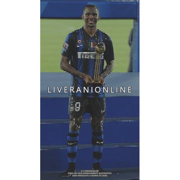 FIFA Club World Cup UAE 2010 Finale 1Á-2Á Posto Abu Dhabi (Emirati Arabi) Zayed Sports City - 18.12.2010 TP Mazembe Englebert-FC Inter Nella Foto:samuel eto\'o premio toyota /Ph.Vitez-Ag. Aldo Liverani