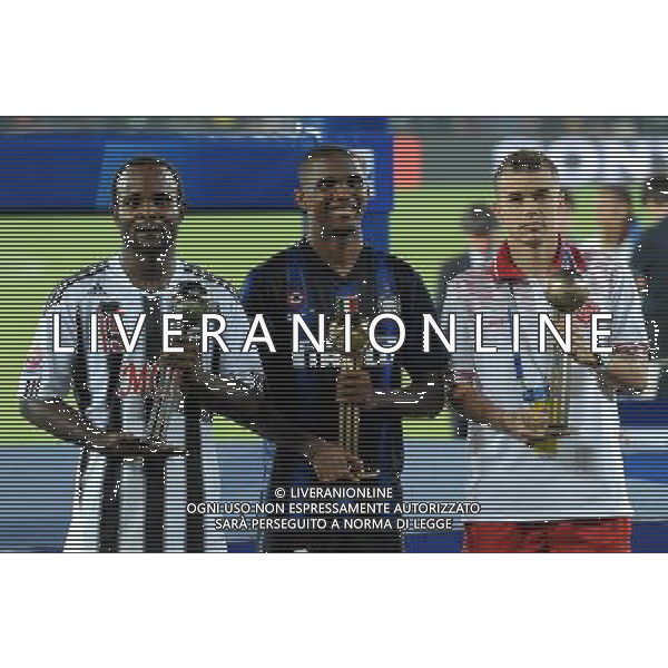 FIFA Club World Cup UAE 2010 Finale 1Á-2Á Posto Abu Dhabi (Emirati Arabi) Zayed Sports City - 18.12.2010 TP Mazembe Englebert-FC Inter Nella Foto:samuel eto\'o premio toyota /Ph.Vitez-Ag. Aldo Liverani