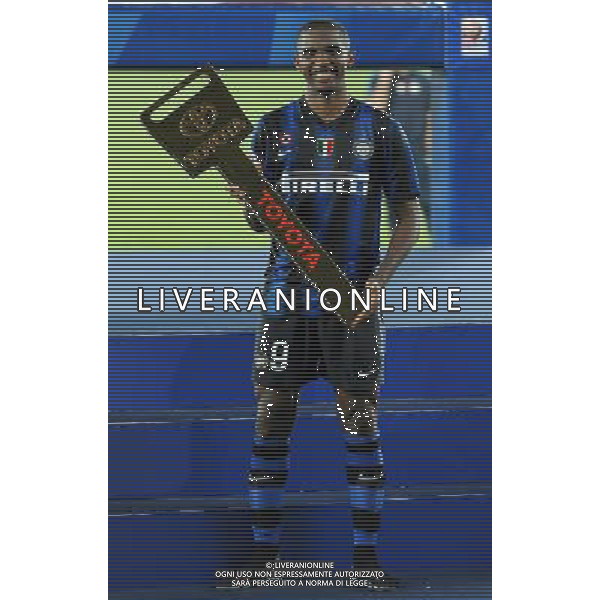 FIFA Club World Cup UAE 2010 Finale 1Á-2Á Posto Abu Dhabi (Emirati Arabi) Zayed Sports City - 18.12.2010 TP Mazembe Englebert-FC Inter Nella Foto:samuel eto\'o premio toyota /Ph.Vitez-Ag. Aldo Liverani