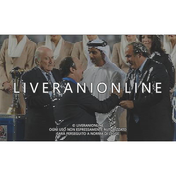 FIFA Club World Cup UAE 2010 Finale 1Á-2Á Posto Abu Dhabi (Emirati Arabi) Zayed Sports City - 18.12.2010 TP Mazembe Englebert-FC Inter Nella Foto:michel platini premia benitez rafael /Ph.Vitez-Ag. Aldo Liverani