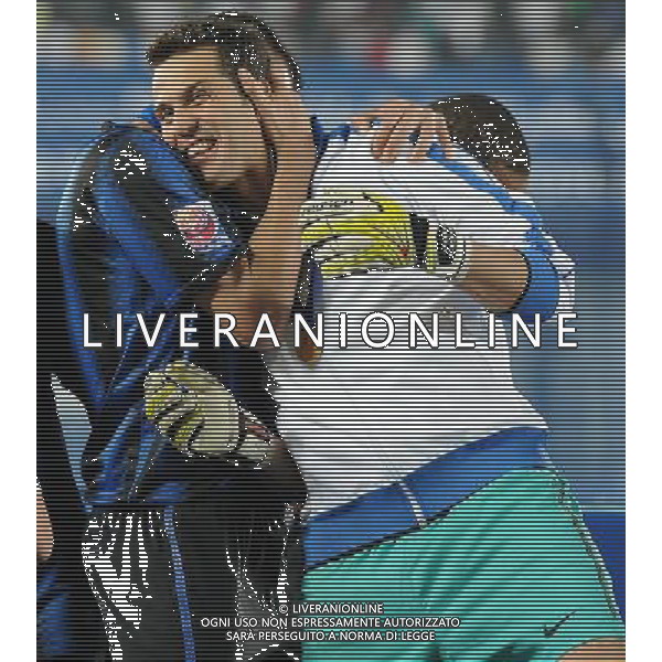 FIFA Club World Cup UAE 2010 Finale 1¡-2¡ Posto Abu Dhabi (Emirati Arabi) Zayed Sports City - 18.12.2010 TP Mazembe Englebert-FC Inter Nella Foto:lucio abbraccia julio cesar /Ph.Vitez-Ag. Aldo Liverani