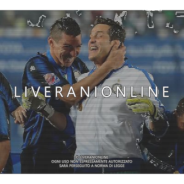 FIFA Club World Cup UAE 2010 Finale 1¡-2¡ Posto Abu Dhabi (Emirati Arabi) Zayed Sports City - 18.12.2010 TP Mazembe Englebert-FC Inter Nella Foto:lucio e julio cesar sul palco /Ph.Vitez-Ag. Aldo Liverani