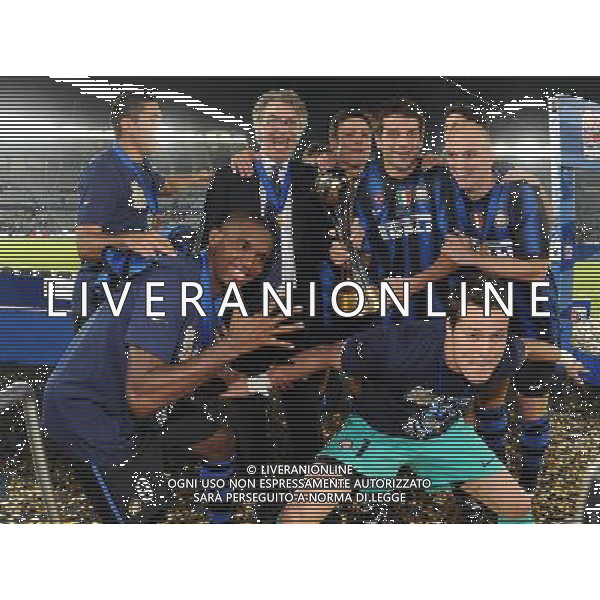 FIFA Club World Cup UAE 2010 Finale 1¡-2¡ Posto Abu Dhabi (Emirati Arabi) Zayed Sports City - 18.12.2010 TP Mazembe Englebert-FC Inter Nella Foto:massimo moratti eto\'o milito zanetti con la coppa intercontinentale /Ph.Vitez-Ag. Aldo Liverani