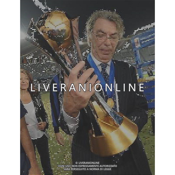 FIFA Club World Cup UAE 2010 Finale 1¡-2¡ Posto Abu Dhabi (Emirati Arabi) Zayed Sports City - 18.12.2010 TP Mazembe Englebert-FC Inter Nella Foto:massimo moratti con la coppa intercontinentale /Ph.Vitez-Ag. Aldo Liverani