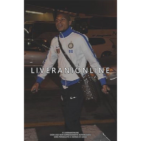 AEROPORTO MALPENSA (VA) 18/12/2010 RIENTRO DEI CALCIATORI DELL\' INTER DOPO LA CONQUISTA DELLA COPPA INTERCONTINENTALE NELLA FOTO LUDOVIC JONATHAN BIABIANY FOTO ROMANO/AG ALDO LIVERANI