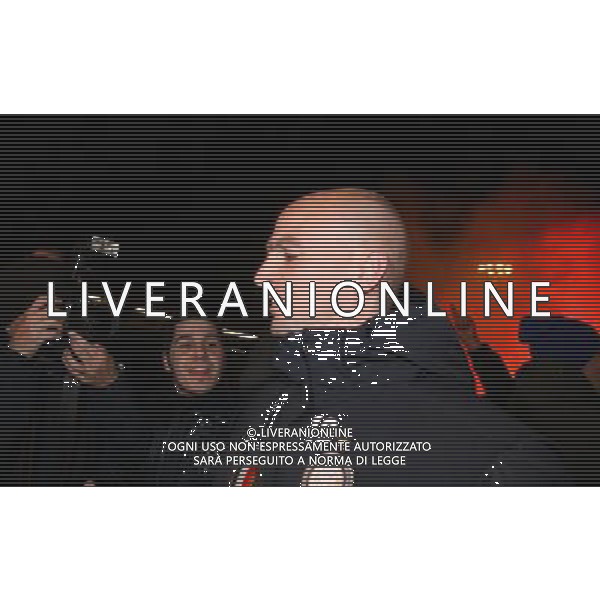 AEROPORTO MALPENSA (VA) 18/12/2010 RIENTRO DEI CALCIATORI DELL\' INTER DOPO LA CONQUISTA DELLA COPPA INTERCONTINENTALE NELLA FOTO ESTEBAN MATIAS CAMBIASSO FOTO ROMANO/AG ALDO LIVERANI